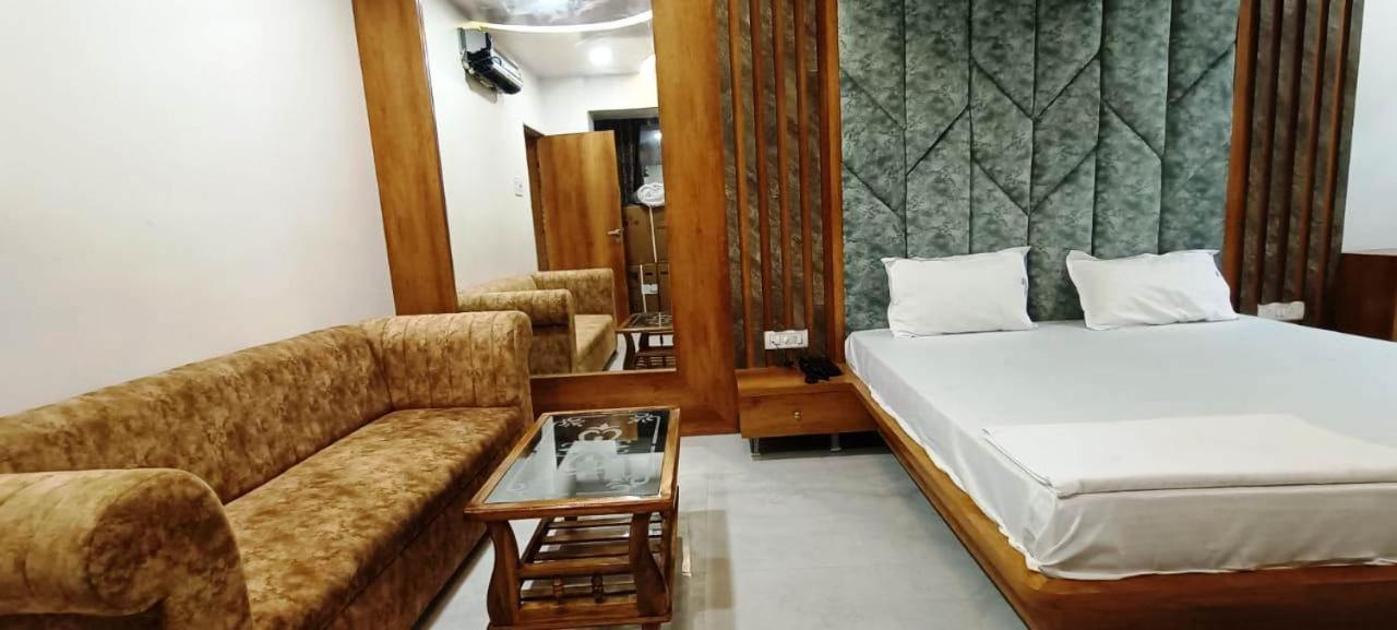 Hotel Adiraj Residency 纳威孟买 外观 照片